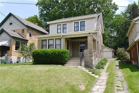 679 E Shady Dr, Pittsburgh, PA 15228