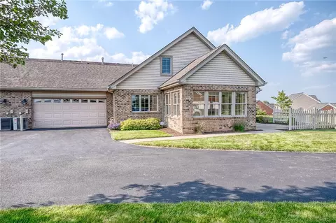4115 Duckhorn Dr, Moon, PA 15108