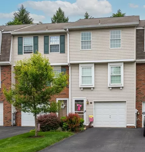 208 Green Ct, Pittsburgh, PA 15234