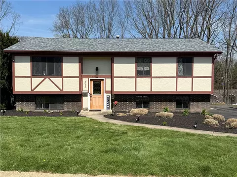 3025 Wallace St, New Kensington, PA 15068