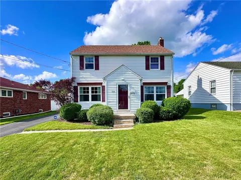 104 Kenneth Ave, New Castle, PA 16105