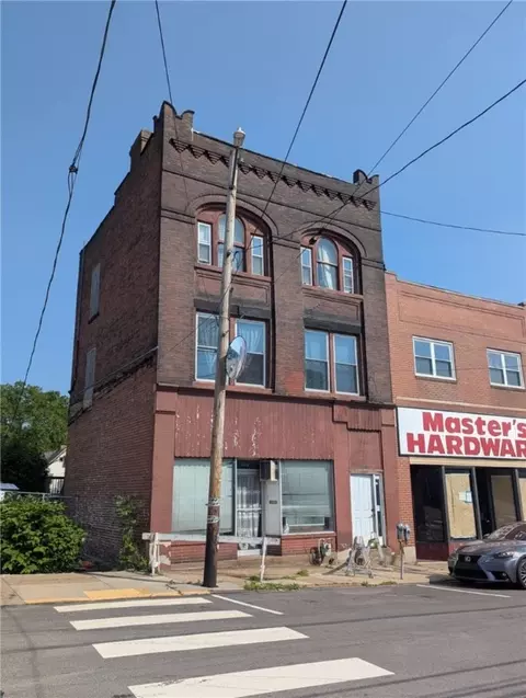 7546 Roslyn St, Pittsburgh, PA 15218