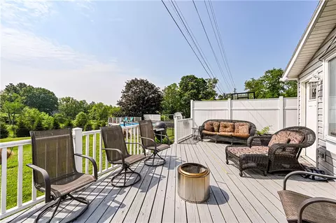 1941 Ivanhoe Dr, Irwin, PA 15642 photo 10