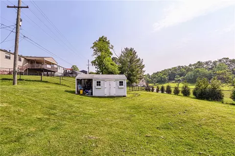 1941 Ivanhoe Dr, Irwin, PA 15642 photo 13