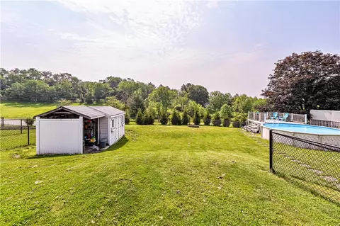 1941 Ivanhoe Dr, Irwin, PA 15642 photo 11