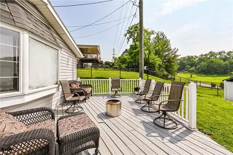 1941 Ivanhoe Dr, Irwin, PA 15642 photo 8