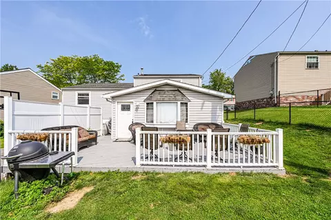 1941 Ivanhoe Dr, Irwin, PA 15642 photo 6