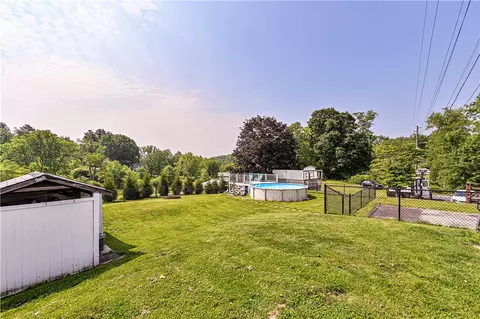 1941 Ivanhoe Dr, Irwin, PA 15642 photo 12