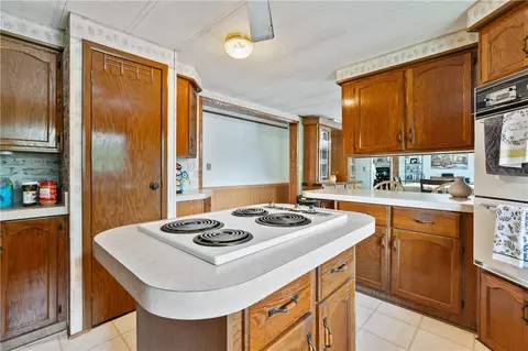 4041 Second St, Irwin, PA 15642 photo 11