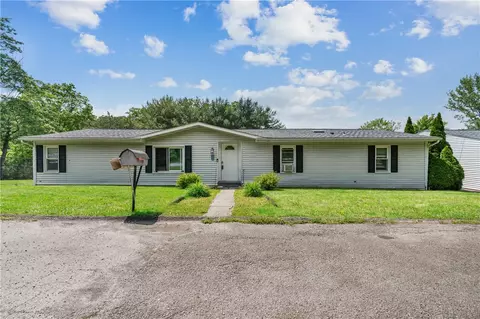 4041 Second St, Irwin, PA 15642