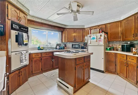 4041 Second St, Irwin, PA 15642 photo 10
