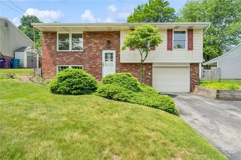 520 Malabar Dr, Pittsburgh, PA 15239