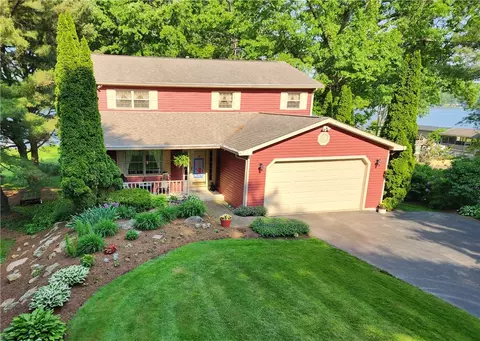 808 Latonka Dr, Mercer, PA 16137