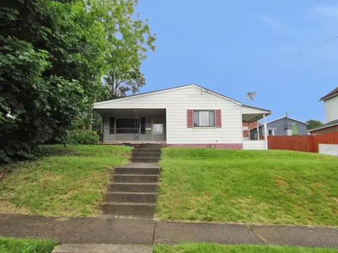 945 Roup Ave, Brackenridge, PA 15014
