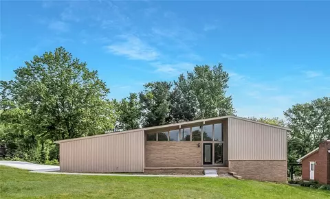200 Centerwood Cir, Uniontown, PA 15401
