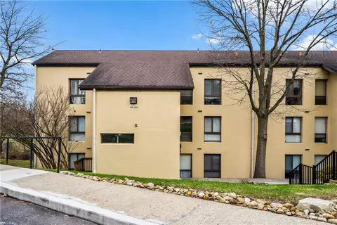 2034 Swallow Hill Rd #403, Pittsburgh, PA 15220