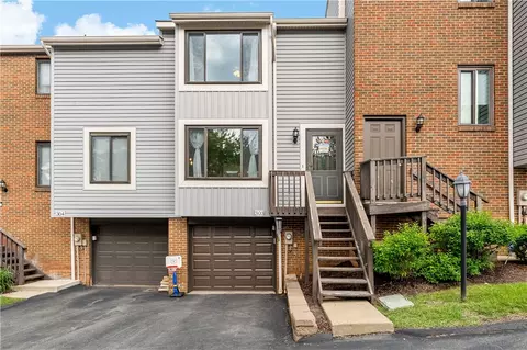 303 Serendipity Dr, Coraopolis, PA 15108