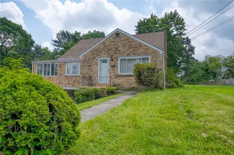 427 Valleyview Dr, Pittsburgh, PA 15215