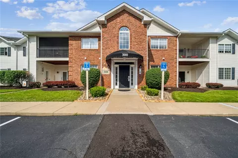 300 Hidden Ridge Ct #203, South Park, PA 15129