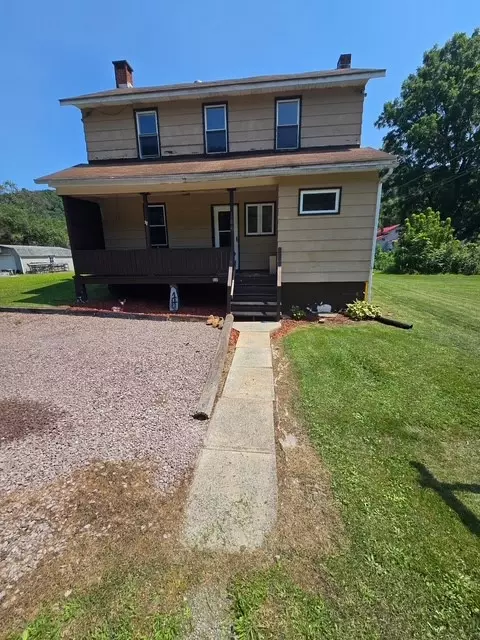 146 Back St, Hooversville, PA 15936
