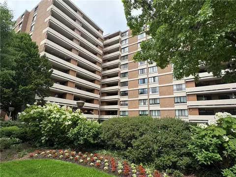 220 N Dithridge #907, Pittsburgh, PA 15213
