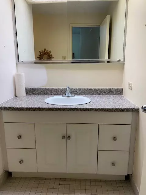 Bath - 320 Fort Duquesne Blvd #15M, Pittsburgh, PA 15222 photo 2 of 2