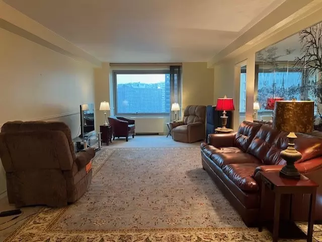 Living - 320 Fort Duquesne Blvd #15M, Pittsburgh, PA 15222 photo 1 of 2