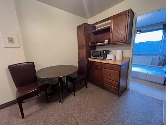 Dining - 320 Fort Duquesne Blvd #15M, Pittsburgh, PA 15222 photo 1 of 1