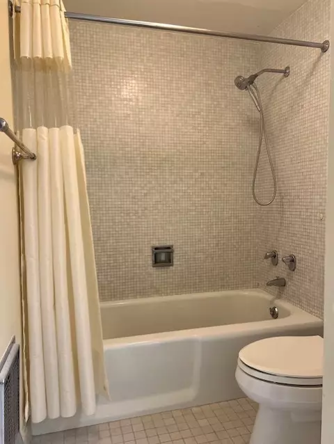 Bath - 320 Fort Duquesne Blvd #15M, Pittsburgh, PA 15222 photo 1 of 2