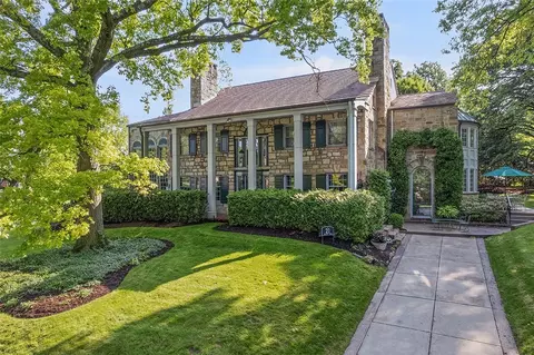 21 Midway Rd, Pittsburgh, PA 15216
