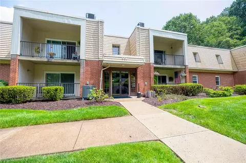 551 Sloop Dr #61, Pittsburgh, PA 15237