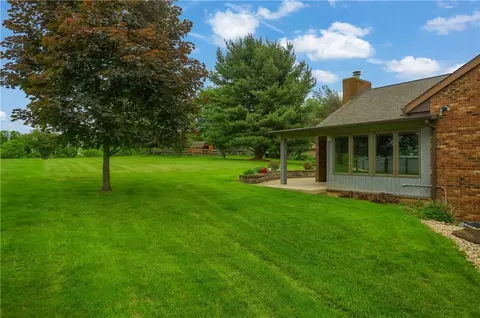 199 Rustic Dr, Irwin, PA 15642 photo 3