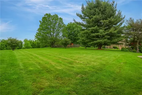 199 Rustic Dr, Irwin, PA 15642 photo 4
