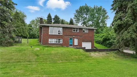 1068 Edmundson Dr, Glassport, PA 15045