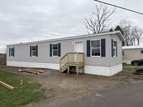 41 Skyview Dr, Oakdale, PA 15071