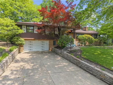194 Southvue Dr, Pittsburgh, PA 15236