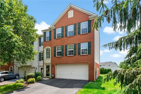 2000 Michael Dr, Pittsburgh, PA 15227