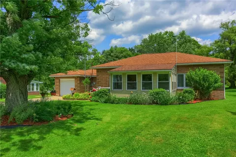 1059 Old Princeton Rd, New Castle, PA 16101