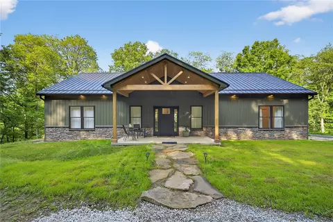 521 Creek Rd, Bulger, PA 15019