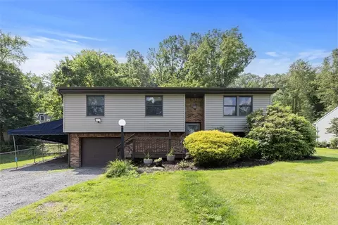 3863 Grist Mill Ln, Murrysville, PA 15668