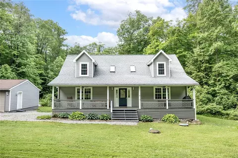 40 Walter Rd, Grove City, PA 16127