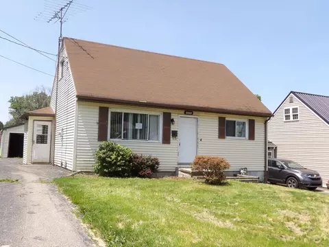 2042 Madison St, Hermitage, PA 16148