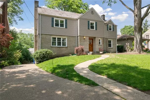 1374 Navahoe Dr, Pittsburgh, PA 15228
