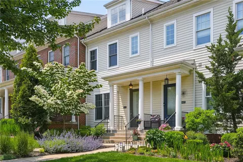 1621 Overton Ln, Pittsburgh, PA 15217