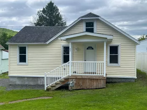 27 Royal Ave, Bradford, PA 16701
