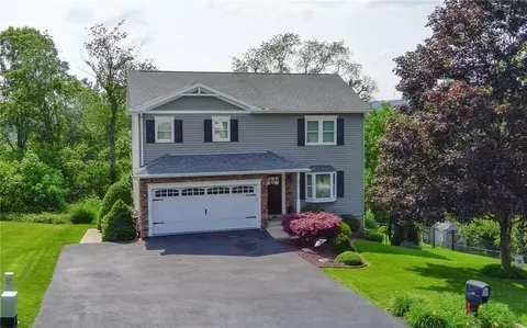 208 Bonita Dr, Greensburg, PA 15601