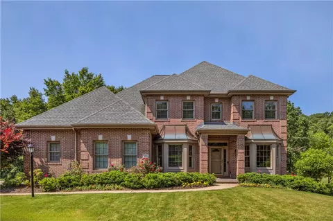 360 Steeplechase Dr, Cranberry Township, PA 16066