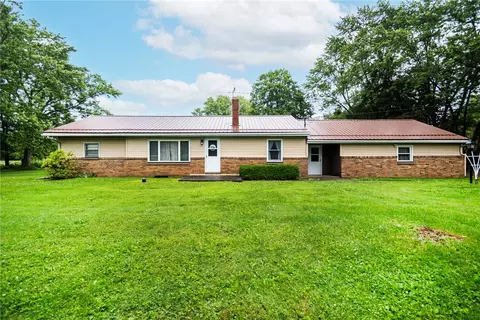 2712 State Route 351, Enon Valley, PA 16120