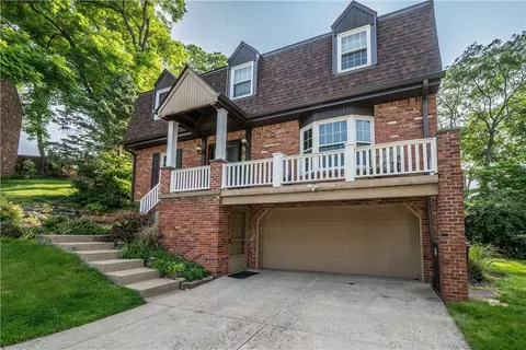 5185 Dolores Dr, Pittsburgh, PA 15227