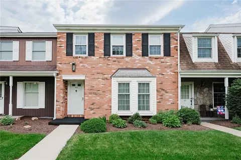 664 Georgetowne Vlg, Indiana, PA 15701